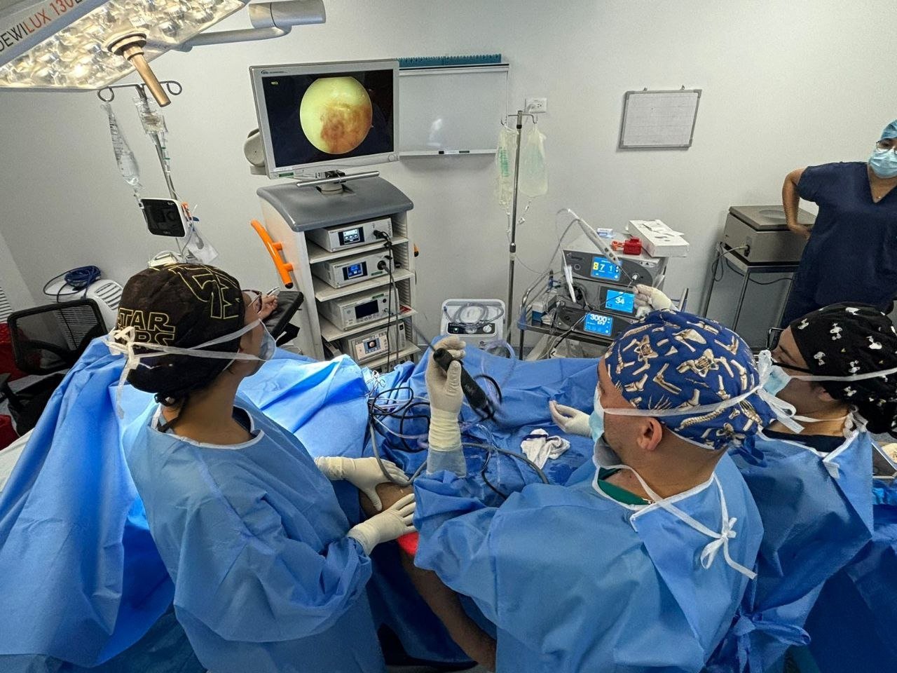 Equipo artroscopico para servicios traumatologicos